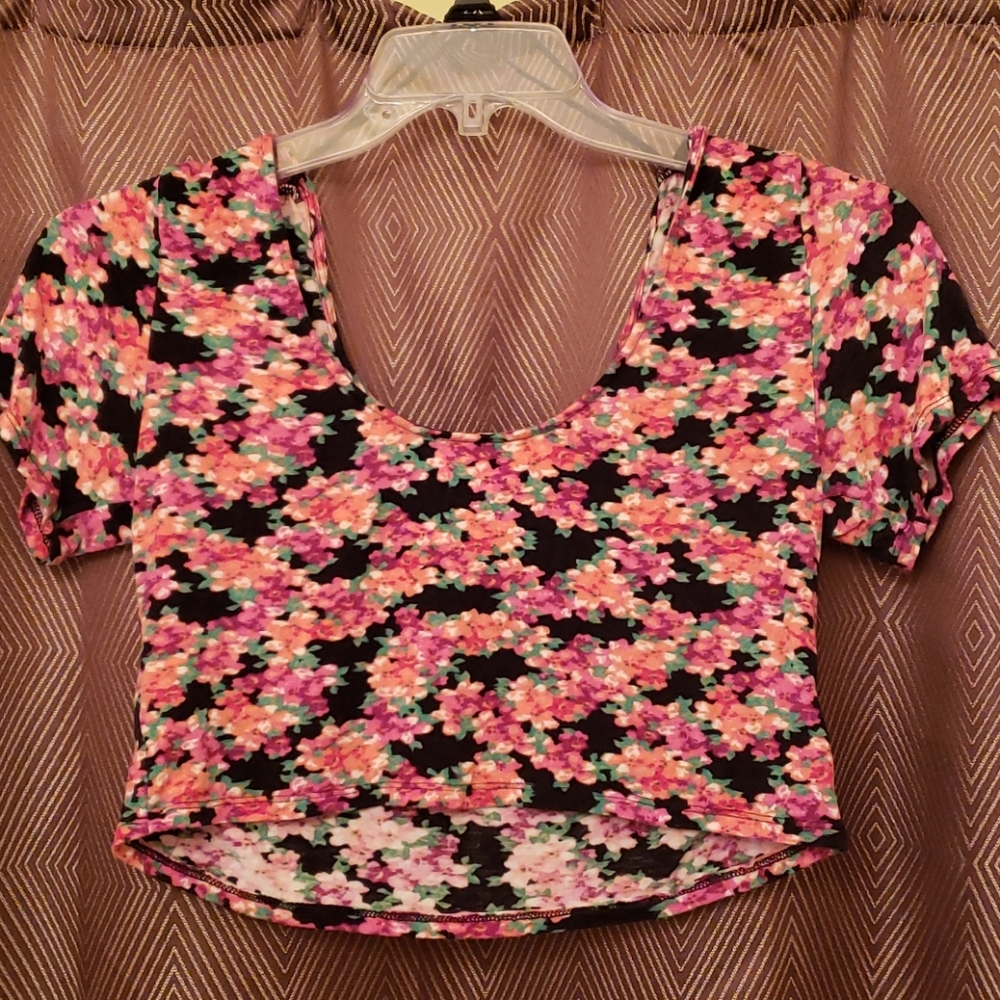 Crop Top - Picture 2 of 5